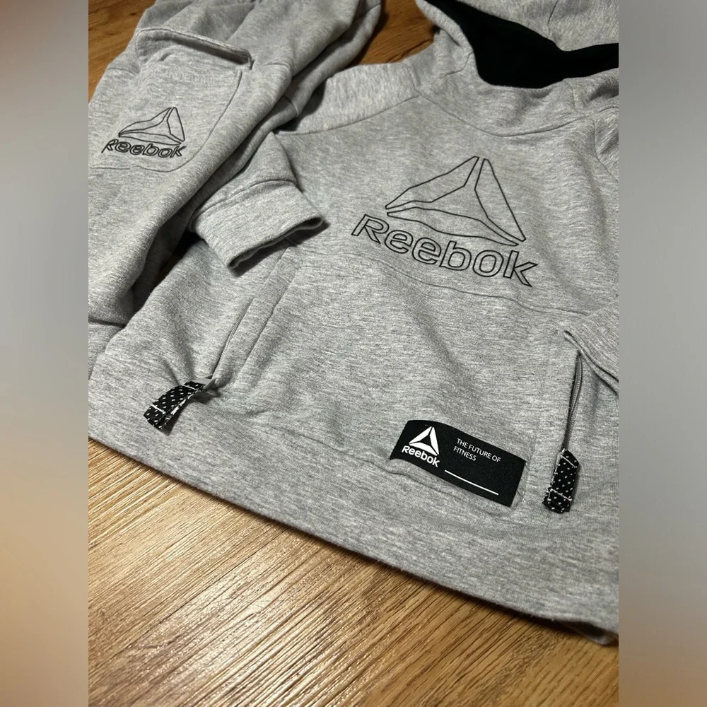 Kids Reebok Set - Picture 2 of 2